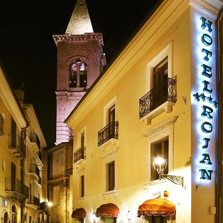 Hotel Rojan Sulmona Bagian luar foto