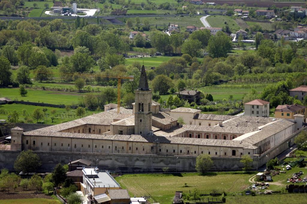 Hotel Rojan Sulmona Bagian luar foto