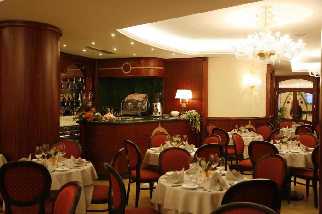 Hotel Rojan Sulmona Bagian luar foto