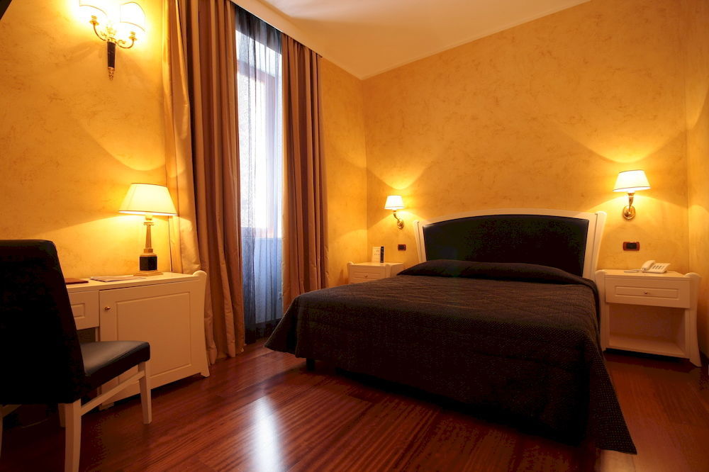 Hotel Rojan Sulmona Bagian luar foto
