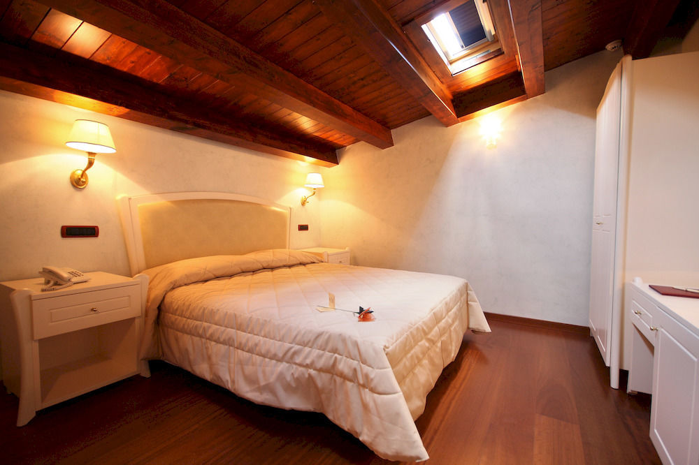 Hotel Rojan Sulmona Bagian luar foto