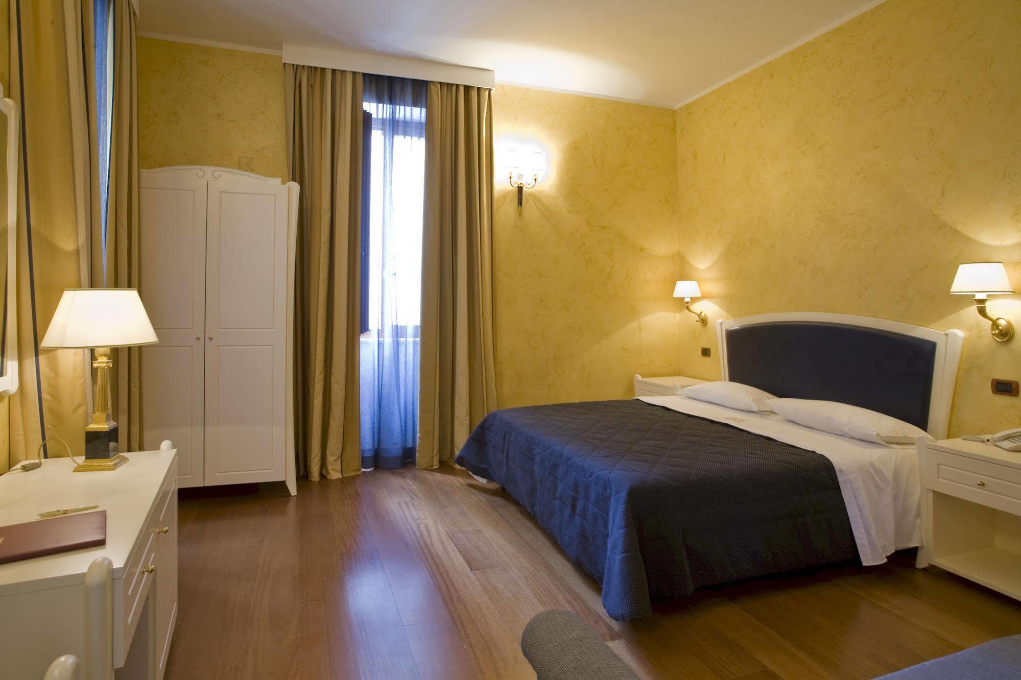 Hotel Rojan Sulmona Bagian luar foto