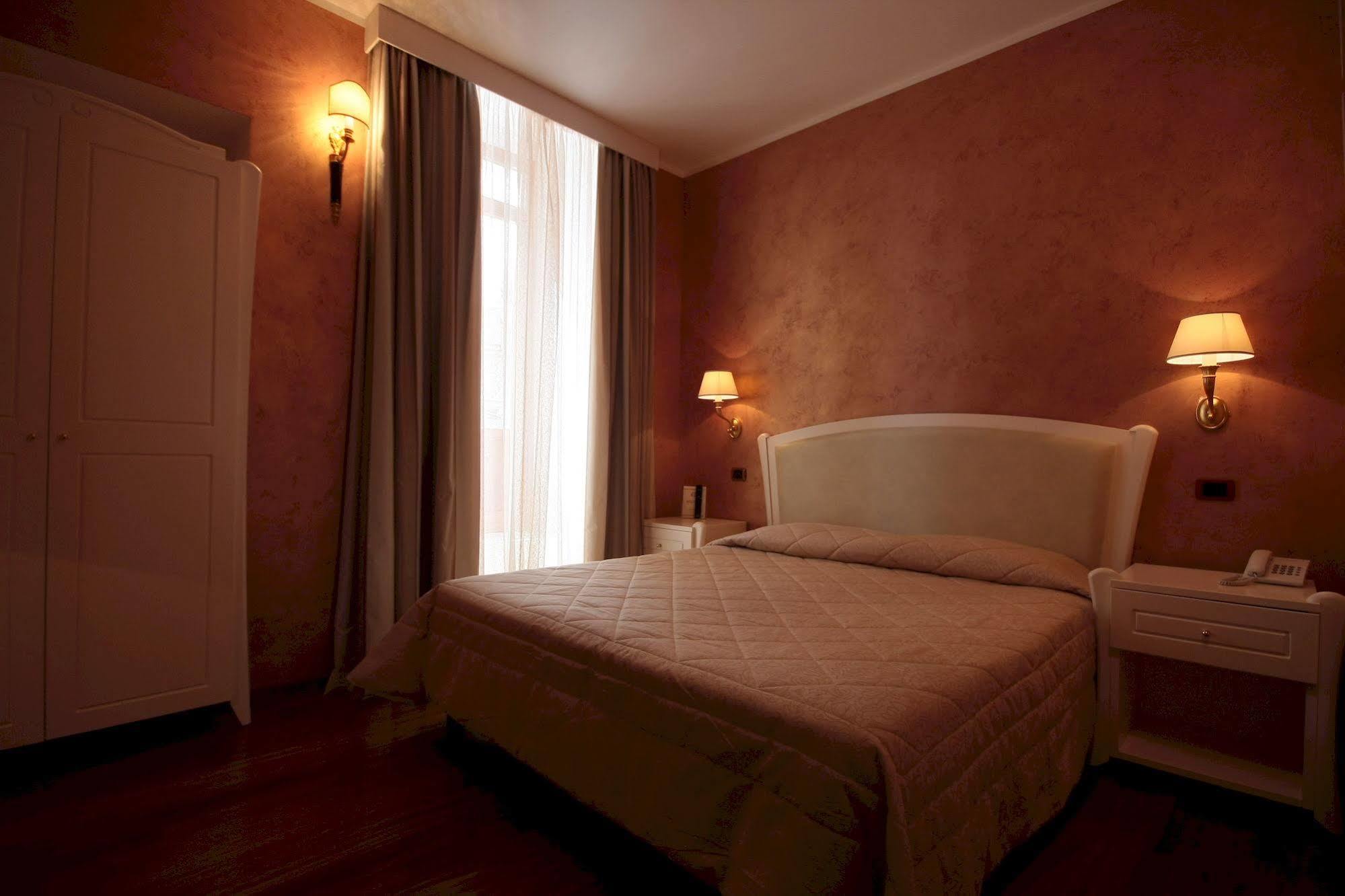 Hotel Rojan Sulmona Bagian luar foto