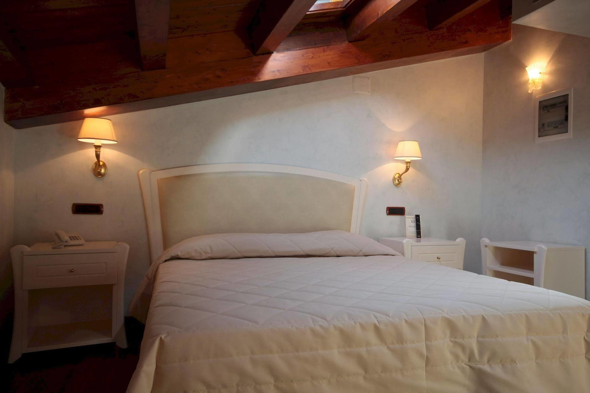 Hotel Rojan Sulmona Bagian luar foto