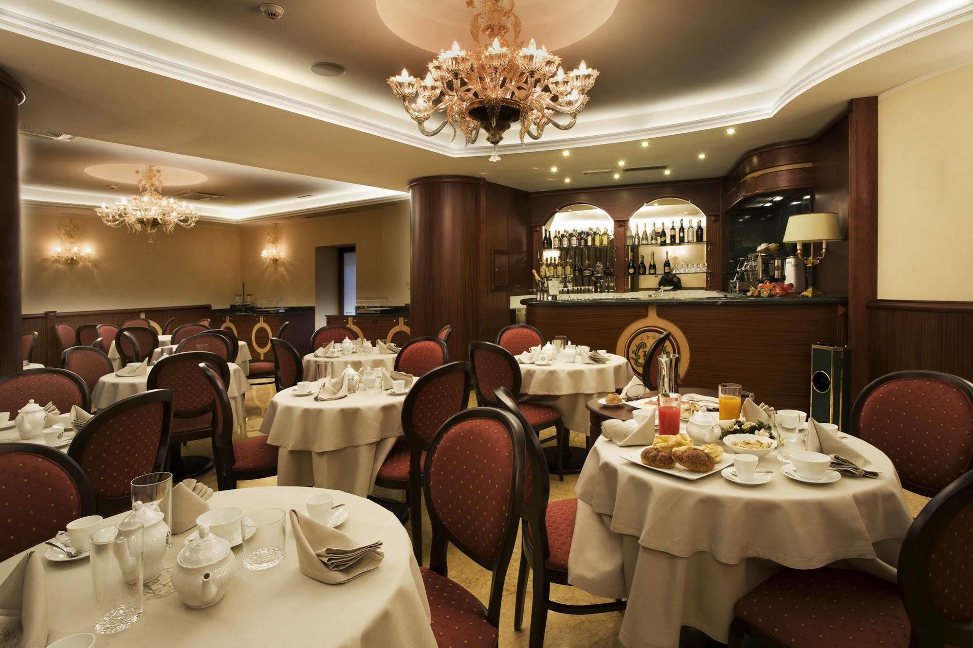 Hotel Rojan Sulmona Bagian luar foto