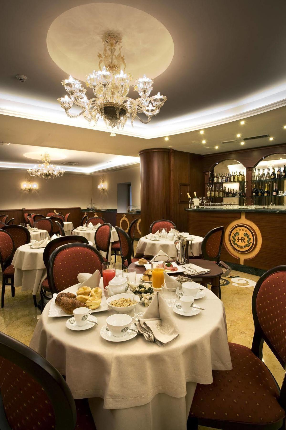 Hotel Rojan Sulmona Bagian luar foto