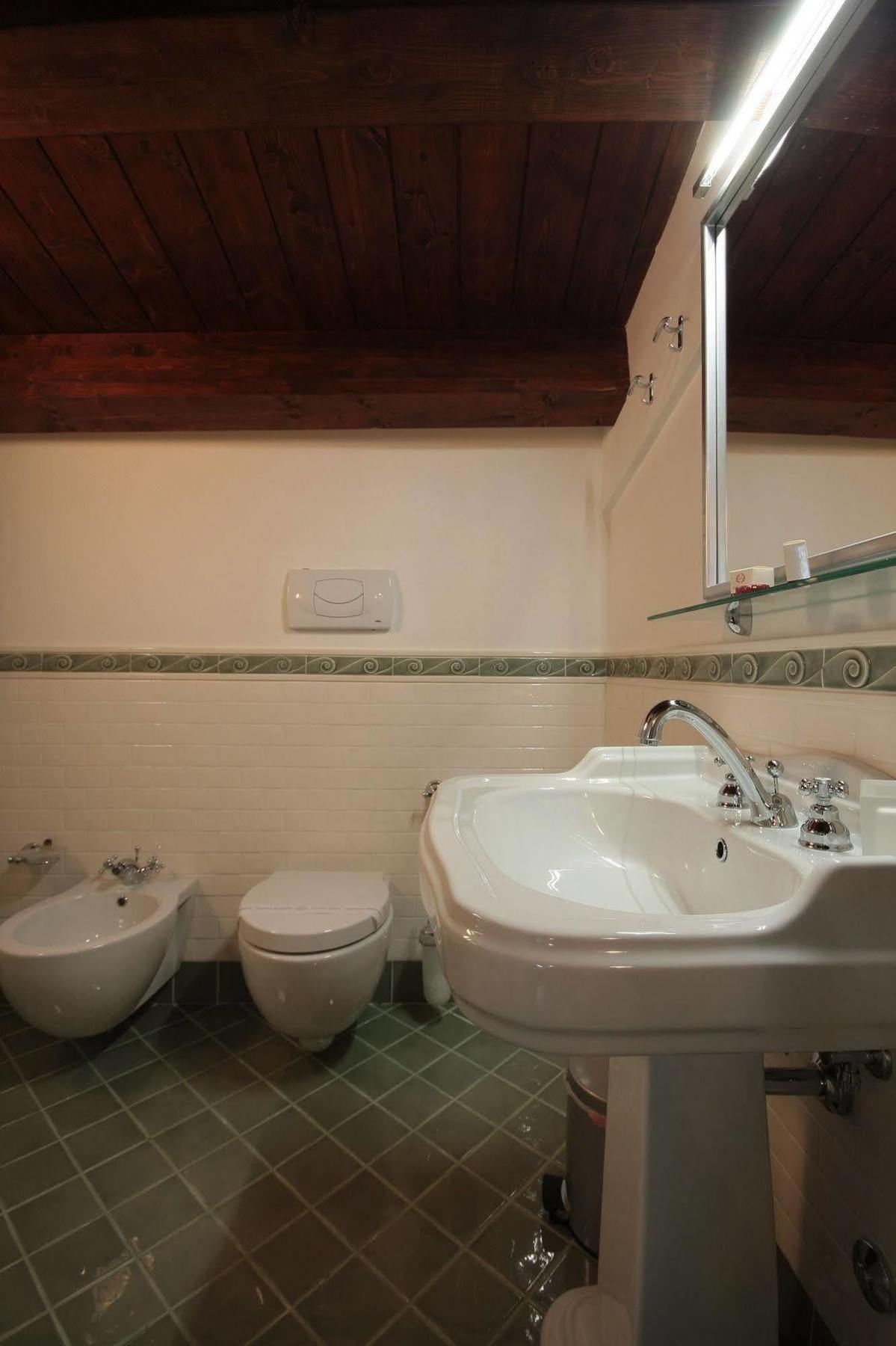 Hotel Rojan Sulmona Bagian luar foto